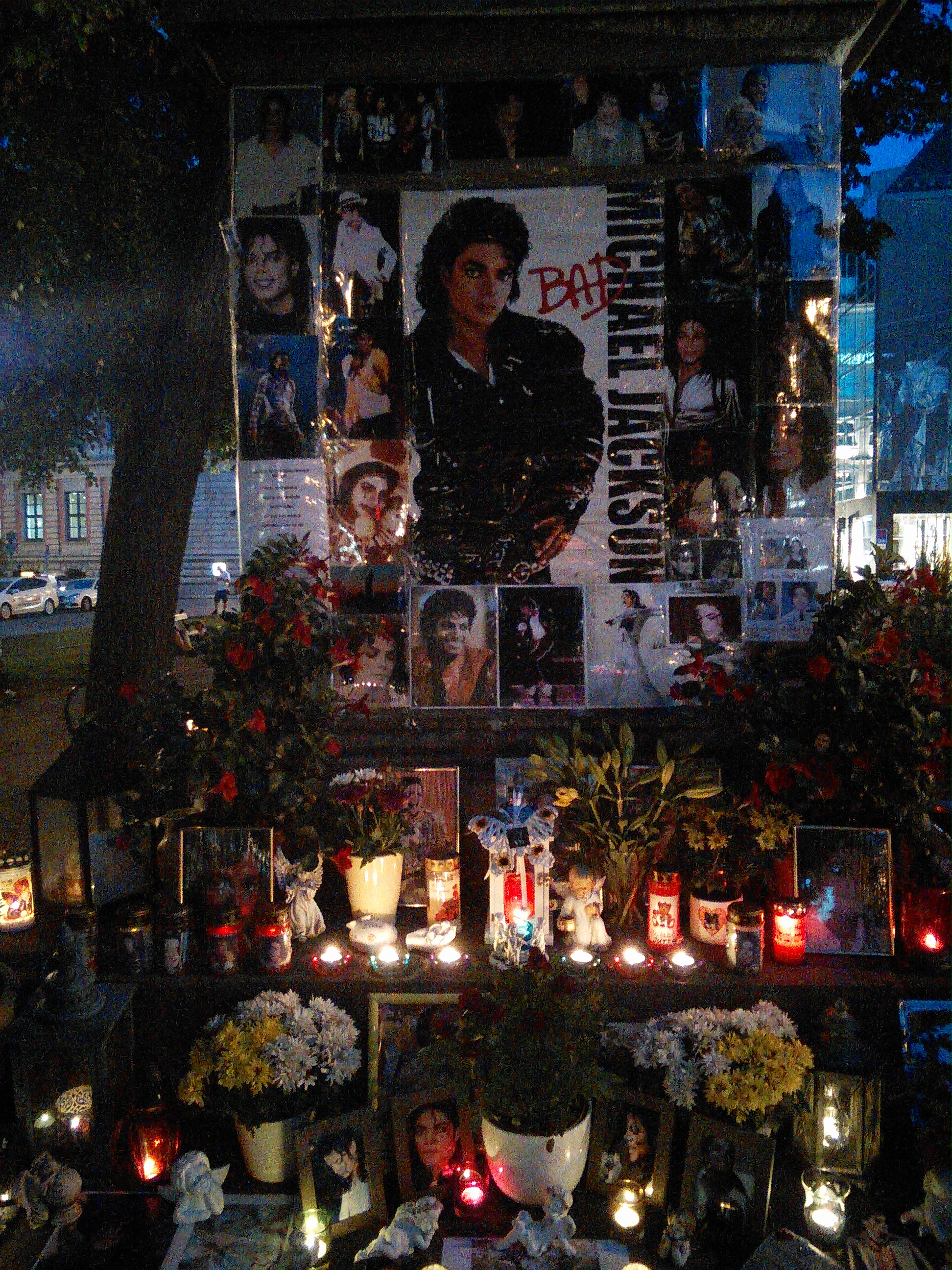 Michael Jackson shrine (2)